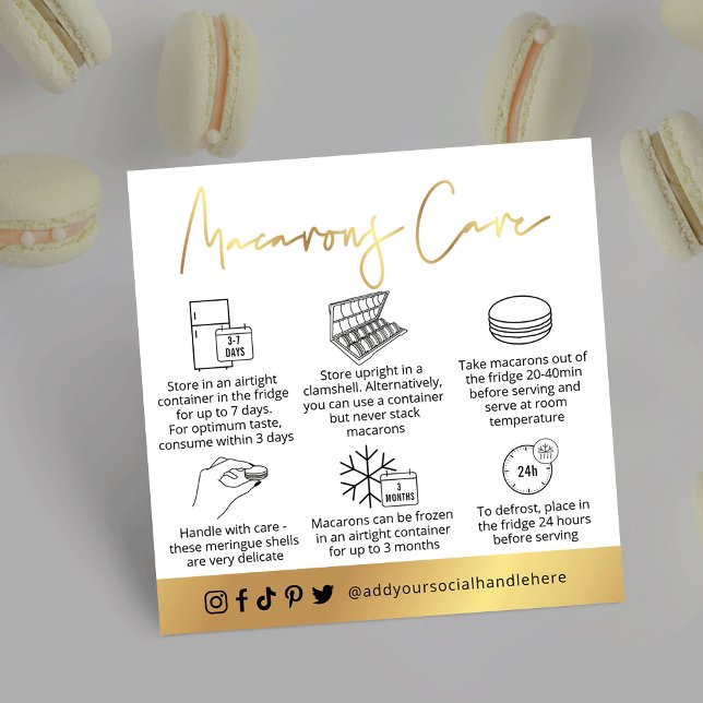 Handbok för Macarons White & Guld Modern Desserts  Fyrkantigt Visitkort (White and faux gold foil macarons care cards with space for your bakery logo and contact info)