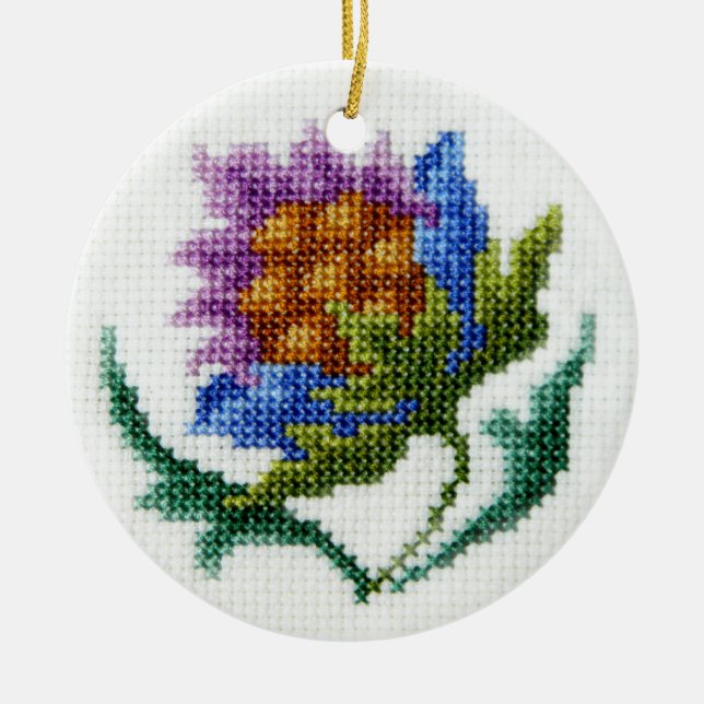 Handbroderad ljus blomma julgransprydnad keramik (Framsidan)