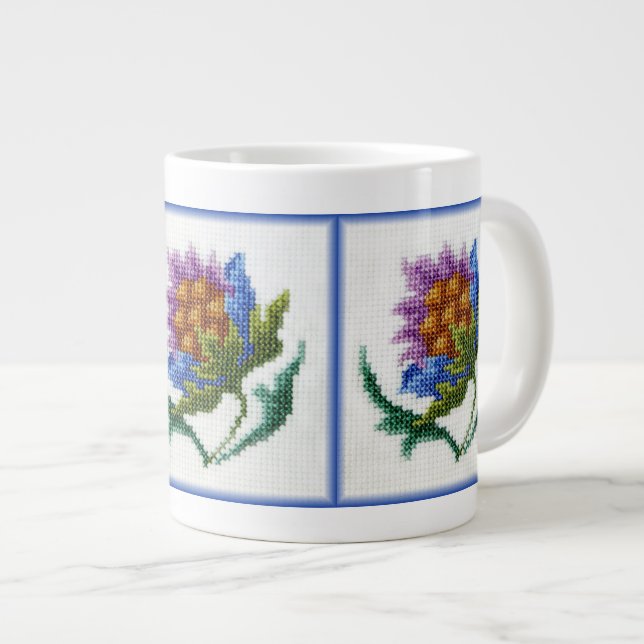 Handbroderad ljus blomma jumbo mugg (Framsida höger)