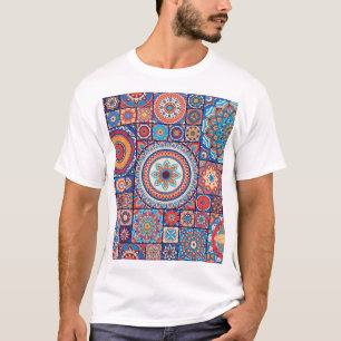 Handdragen Vintage: Islamiska dekorativa Inslag T Shirt