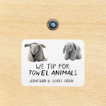 Handduk Djur Rolig Kryssningsdörrmarkör Magnet<br><div class="desc">Denna design skapades med hjälp av digital konst. Den kan anpassas i det angivna området eller anpassas ytterligare genom att välja alternativet "Klicka för att anpassa ytterligare" och ändra namn, initialer eller ord. Du kan också ändra textens färg och stil eller ta bort texten för en design endast med bild....</div>