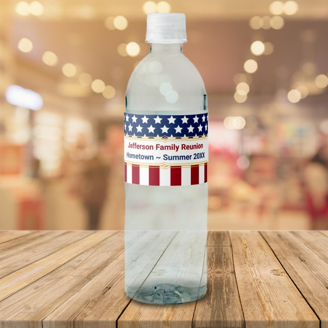 Händelse för den Rött vitt blått familjen Namn Vattenflaskor Etikett (Stars and Stripes Red White Blue Family Name Year Water Bottle Label Name, Event and Date template.)