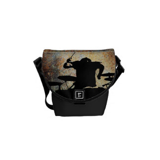 Handelsresandekortkortet hänger lös, tar messenger bag