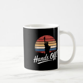 Händer av Frihetsgudinnan av protester - kvarståen Kaffemugg