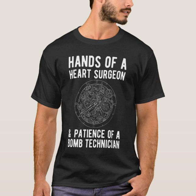 Händer av hjärtkirurgi och patienter med Bom Techn T Shirt (Framsida)