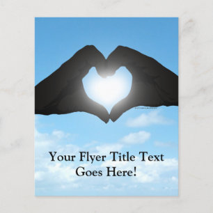 Händer i Heart Shape Silhouette på Blå himmel Flygblad