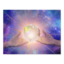 Händer som har en Glowing Globe.