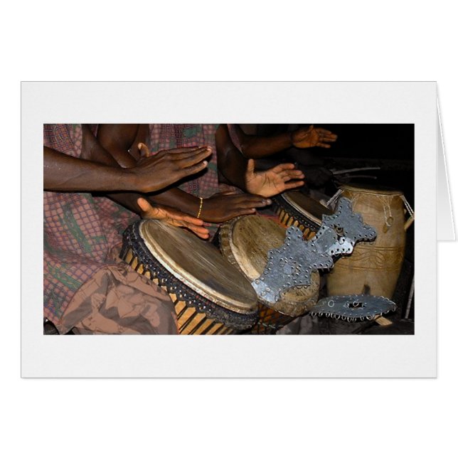 Händer trummar hjärtor till guden hälsningskort (Framsidan Horizontal)