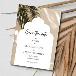Handflatan Beach Wedding Photo Save Date Spara Datumet<br><div class="desc">Vår Handflatan Beach Wedding Photo Save the Date är en fantastisk sammanslagning av naturens skönhet och tidlösa elegans. Det här exquisite-kortet har ett känsligt gräns-inlägg som på ett beundransvärt sätt utformar en tropisk bakgrund i handflatan träd och skapar en romantisk inställning som perfekt fångar kärnan i ditt kommande strandbröllop firande....</div>