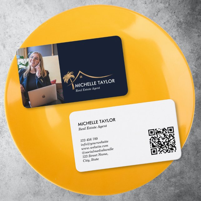 Handflatan Kustal Egendom Real Gods Realtor Photo  Visitkort (GOLD PALM AND HOUSE ROOF REALTOR LOGO ON A NAVY BACKGROUND)