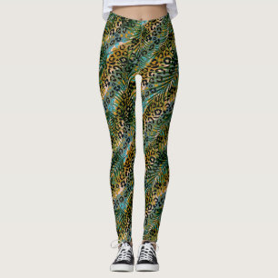 Handflatan lämnar på en leopard bakgrund. leggings