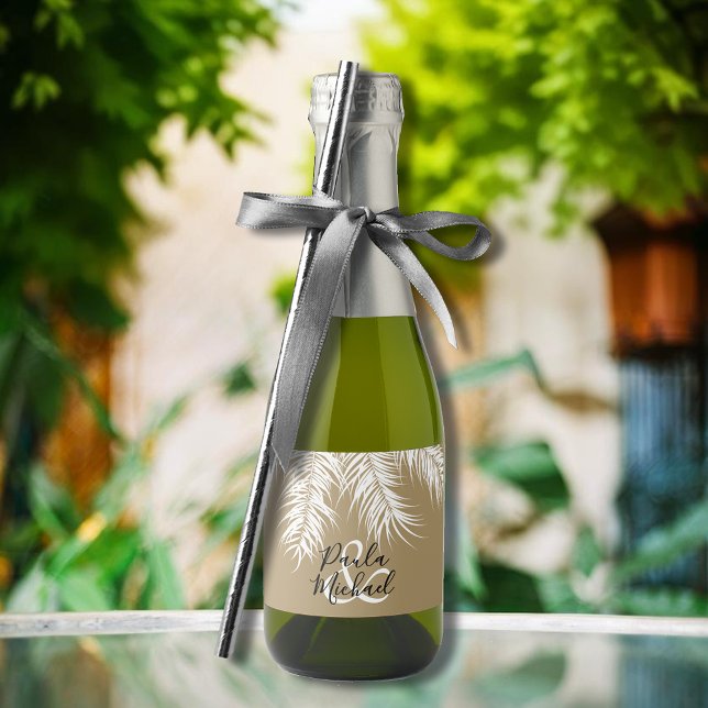Handflatan på Mörk Guld Mini (White palm tree fronds on gold mini sparkling wine labels personalized for your wedding)