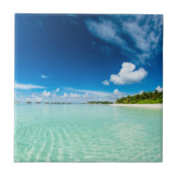 Handflatan strand djupt blå himmel aquamarine vatt