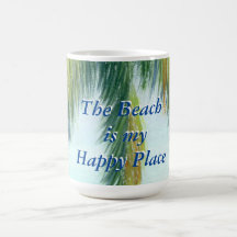 Handflatan träd en soldag på stranden