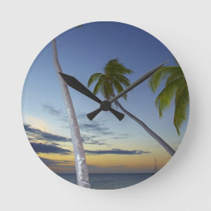 Handflatan träd och sunset, Plantation Island Reso Rund Klocka