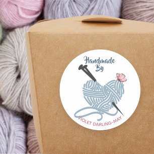 Handgjord av eget namn - Knitgarnittrar Runt Klistermärke