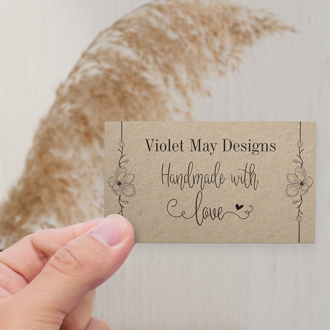 Handgjord av Kärlek Feminine Kraft Visitkort (Horizontal Business Card with elegant flowers on kraft)