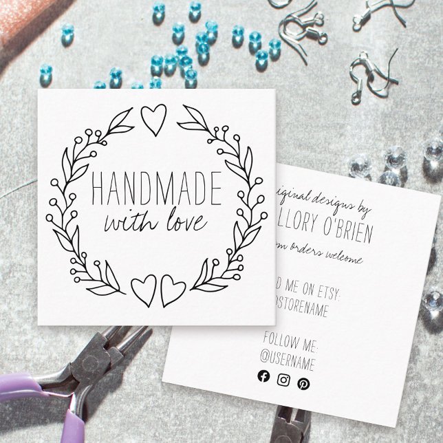 Handgjord med Kärlek Doodle Wandele Fyrkantigt Visitkort (Handmade with Love square business card with line drawn wreath and social media icons)