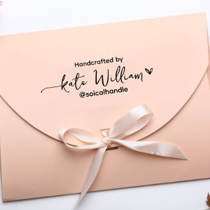 Handgjort av (anpassningsbar text) + namn, feminin självfärgande stämpel