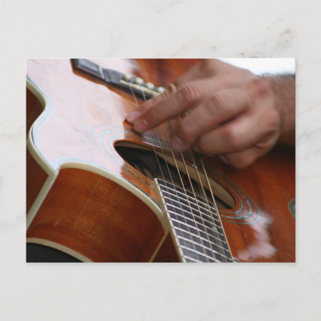 handhållen plocka på akustiska gitarrer vykort (Framsida)