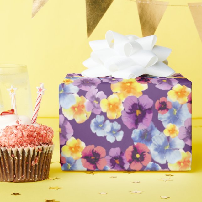 Handillustrerat pensé-mönster Elegant boho blommig Presentpapper (Födelsedagsfest)