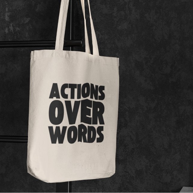 Handlingar framför ord Mänskliga rättigheter Socia Tygkasse (Grab yours today and carry inspiration wherever you go!)