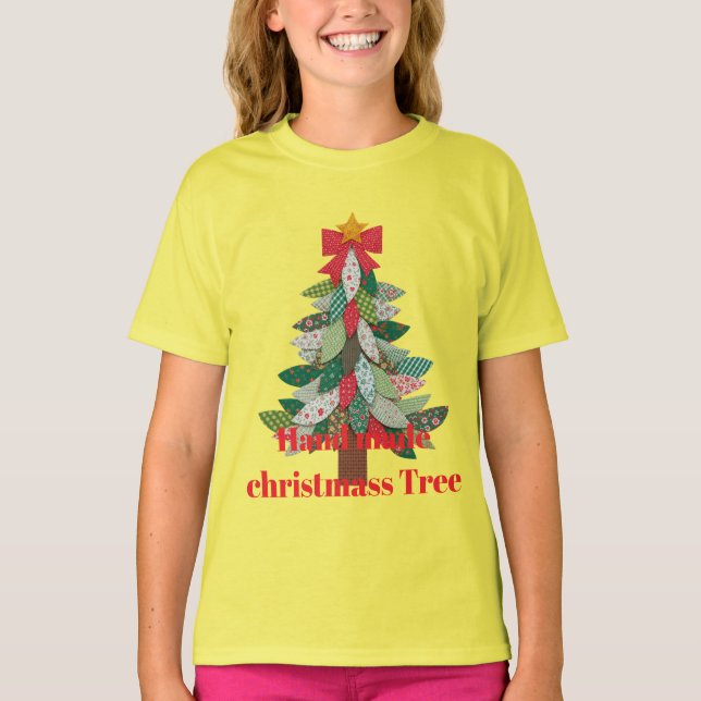 "Handmade Christmas Tree — Designed T Shirt (Framsida)