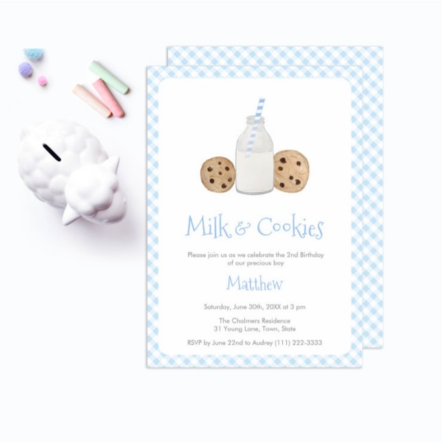 Handmålad Mjölk & Cookies Boy Födelsedagsfest Inbjudningar (Milk and cookies birthday party for boy with pale blue and white gingham check backer)