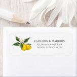 Handmålade citroner med nedre Bröllop Returadress Etikett<br><div class="desc">Den här returadressetiketten från bröllop överlämnar elegans och stil med handmålad citron och blomma mot en vit bakgrund. Den mysiga känslan av denna utformning gör den till ett tillägg till perfekten i vilken bröllop som helst.</div>