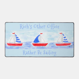 Handmålade havsfärgade segelbåtar i stället för se