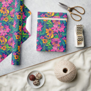 Handmålat tropiskt Blommönster i fetstilt Rosa Presentpapper