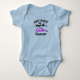 Handplockad för jorden av min syster i himlen t shirt