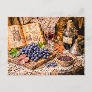 Handpressat traditionellt vin med druvor och vinti vykort