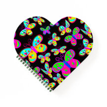 Handritade, ljusa och vackra hjärt-fjärilar