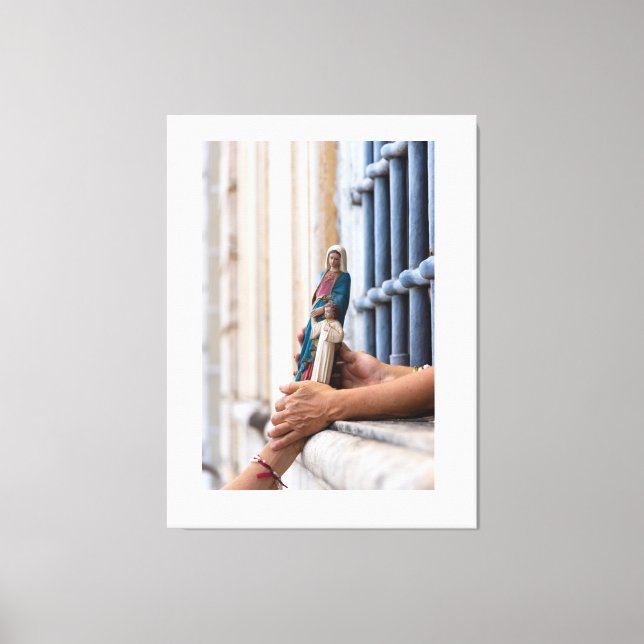 Hands of Devotion Canvastryck (Framsida)