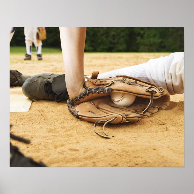 Handske av basebollspelarens springer ut, poster (Framsidan)