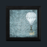 Handskrift för Dusk Blue Luftballong Steampunk Minnesask<br><div class="desc">Den här designen har en Viktoriansk Steampunk-Luftballong som försiktigt flyger framför en bakgrundssida i en klippbok fylld med handskrift tvättat med skuggor av mjuk, mörkblå. Den här serenkonstruktionen är lika älskad av manar och kvinna, skapar den underbar för en gåva till alla på er lista som kärlek vintage, Victorian, Steampunk...</div>