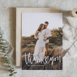 Handskrift med Heart Porträtt Photo Bröllop Tack Kort<br><div class="desc">Skicka tack till familj och vänner med det här tackkortet. Den har vitt handskript med hjärtaccentövertäckning. Det här fototackkortet är perfekt för bröllop, studenten och så mycket mer. Anpassa genom att lägga till foto och information. Välj mellan de många olika pappra typerna för att bättre tillgodose dina behov. Anpassa det...</div>