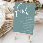 Handskript Bord FYUR   Guest Namn Bordsnummer<br><div class="desc">Enkla kort för bordsnummer och chic i dammig teal och vit gör att elegant påstående vid bröllop eller vid evenemang. Design innehåller "bord [nummer]" i en ögonetsblandning av klassisk serif och handskrivet skript, med enskild gäst namn under. Utformningen upprepas på båda sidor. Individuellt numrerade kort som säljs separat. Beställ varje...</div>