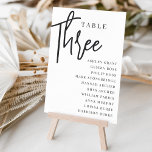 Handskript Bord THREE   Guest Namn Bordsnummer<br><div class="desc">Enkla kort för bordsnummer och chic i klassiskt svartvitt gör en elegant påstående vid bröllop eller händelsen. Design innehåller "bord [nummer]" i en ögonetsblandning av klassisk serif och handskrivet skript, med enskild gäst namn under. Utformningen upprepas på båda sidor. Individuellt numrerade kort som säljs separat. Beställ varje bordsnummer var för...</div>