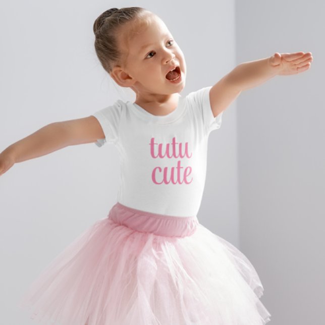 Handskriven estetisk Rosa Tutu Cute Flicka T Shirt (Skapare uppladdad)