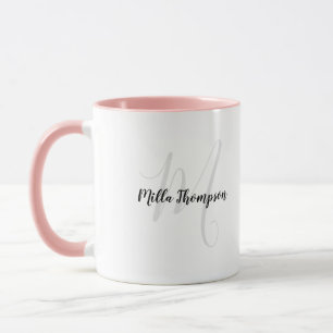 handskriven namn och initial . monogram . rosa mugg