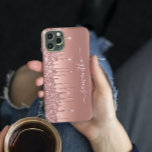 Handskriven Namn Ro Guld Metall Glitter Se Cas<br><div class="desc">Utformningen är ett foto och fodral är inte tillverkat med glitter, sekvenser, metall eller skogen. Denna design finns även tillgänglig på andra mobila modeller. Välj Enhetstyp om du vill visa andra iPhone, Samsung Galaxy eller Google fodral. Vissa stilar kan ändras genom att markera Stil om det är ett alternativ. Du...</div>