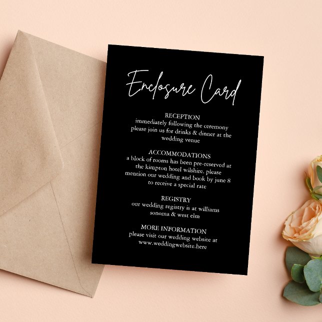 Handskriven svart bilaga till bröllopskort inbjudningar (Handwritten script black enclosure card shares wedding details with bold, elegant style.)