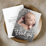 Handskrivet fotopapport Baby - tackkort<br><div class="desc">Det här fotot baby tackkort har modern kalligrafi tack vare stora kundfoto. Insida innehåller ett allmänt tack som du kan skicka till varje gäst eller ta bort den helt och hållet om du föredrar att ge högerna ditt tack. Anpassa genom att klicka på Redigera.</div>