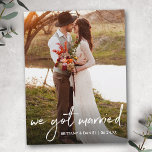 Handskrivet skript vi Har Married Photo Vykort<br><div class="desc">Trendig Modern handskrivet skript Vi Har Gift Bröllop-meddelande - vykort för foto</div>