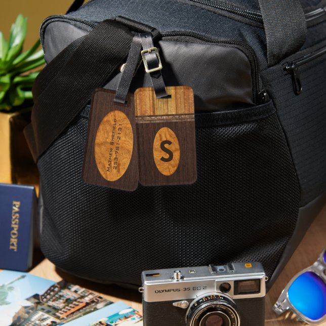 Handsome Faux Wood Monogrammed Luggage Tag Bagagebricka (Fram & Baksida)