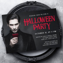 Handsome vampyr dricker blod Halloween fest