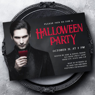 Handsome vampyr dricker blod Halloween fest Inbjudningar