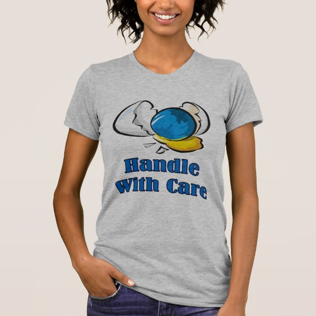 Handtag med omsorg 2 tee (Framsida)